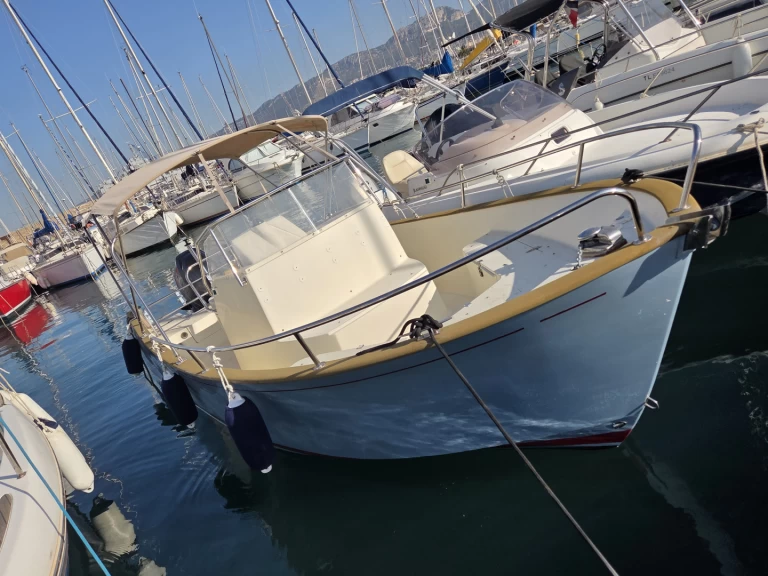 Hire Motorboat with or without skipper Rea Toulon