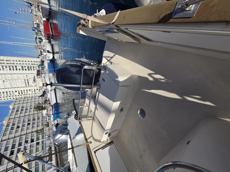 Motorboat to hire Toulon at the best price