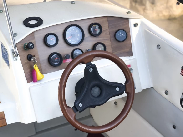 Hire Motorboat with or without skipper Rocca Hendaye