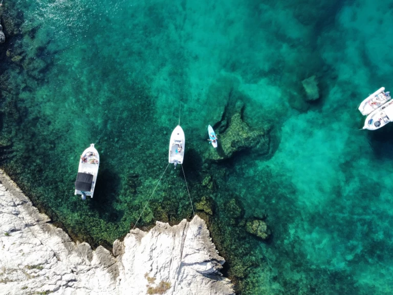 Motorboat hire in Marseille - B2 Marine Cap Ferret 550