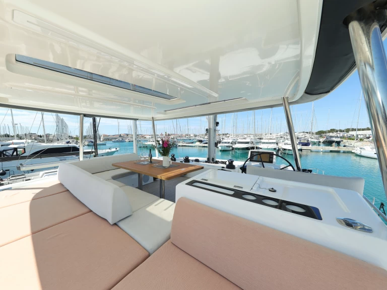 Yacht charter Sukošan - Lagoon Lagoon 55_5 Cabins on SamBoat