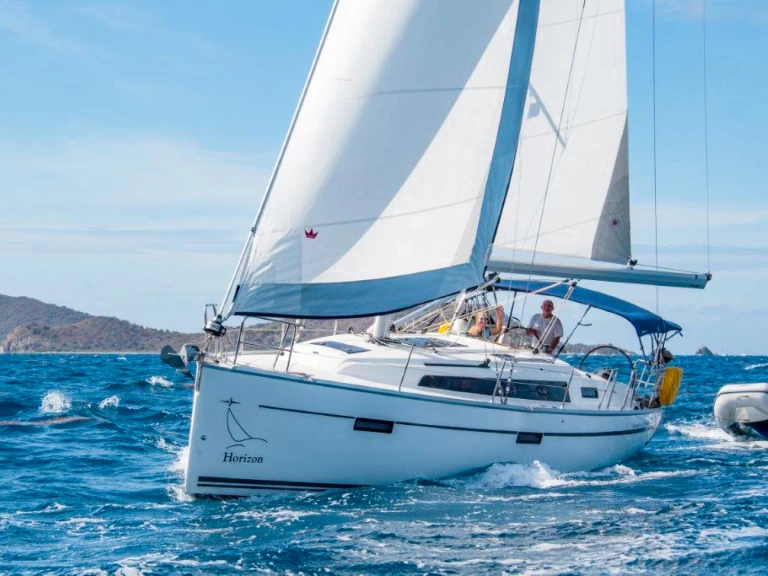 Charter a Bavaria Bavaria 37 in Road Town on Samboat