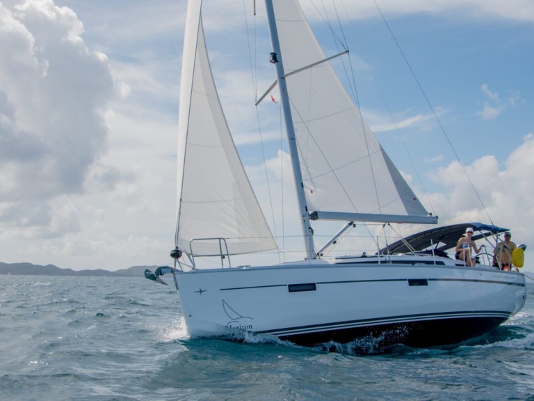 Hire Sailboat Bavaria with a boat licence