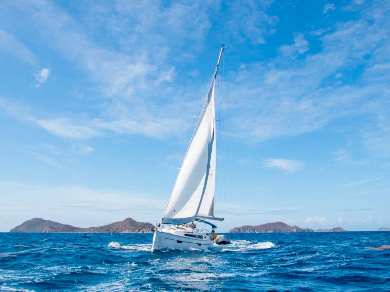 Yacht charter Road Town - Bavaria Bavaria 37 - 2 cab. on SamBoat