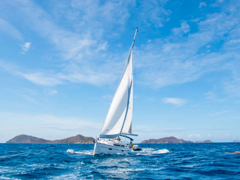 Yacht charter Road Town - Bavaria Bavaria 37 on SamBoat