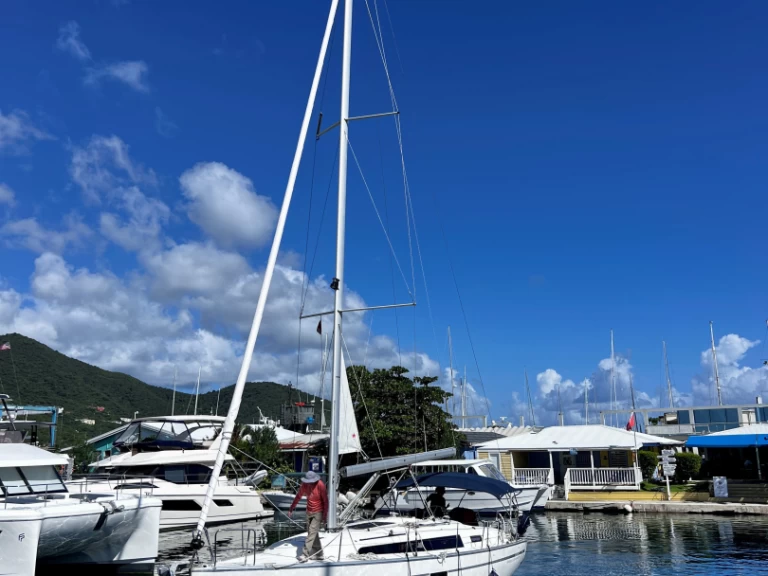 Bavaria Bavaria 37 - 2 cab. charter bareboat or skippered in  Road Town