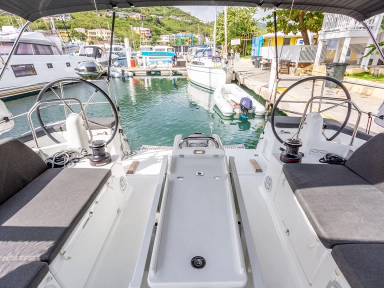 Hire a Jeanneau Sun Odyssey 490 Road Town