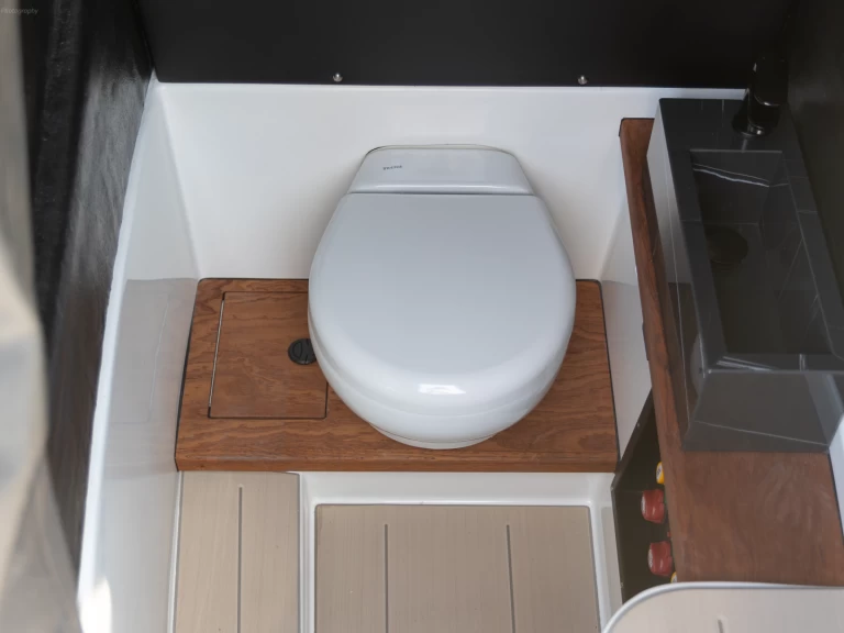 Yacht hire Alyki cheap Rock Marine 36