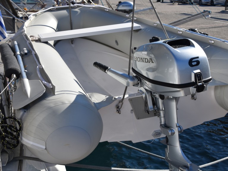 Hire a Lagoon Lagoon 42 Alimos