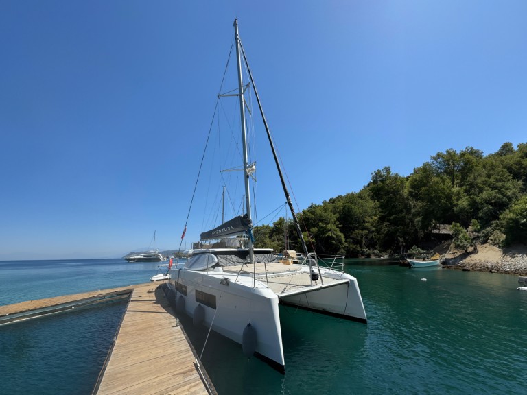 Yacht charter Fethiye - Aventura Aventura 37 on SamBoat