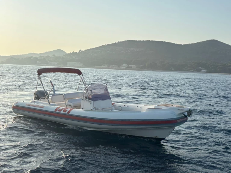 Yacht hire Saint-Raphaël cheap Club man 26