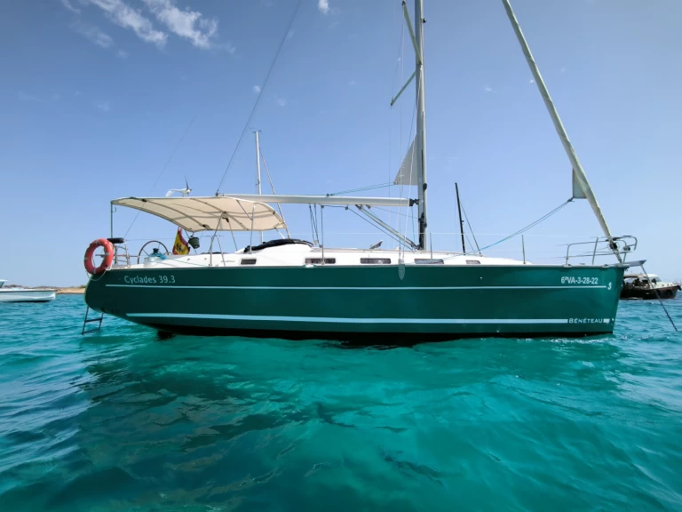 Sailboat hire in Palma de Mallorca - Bénéteau Cyclades 39
