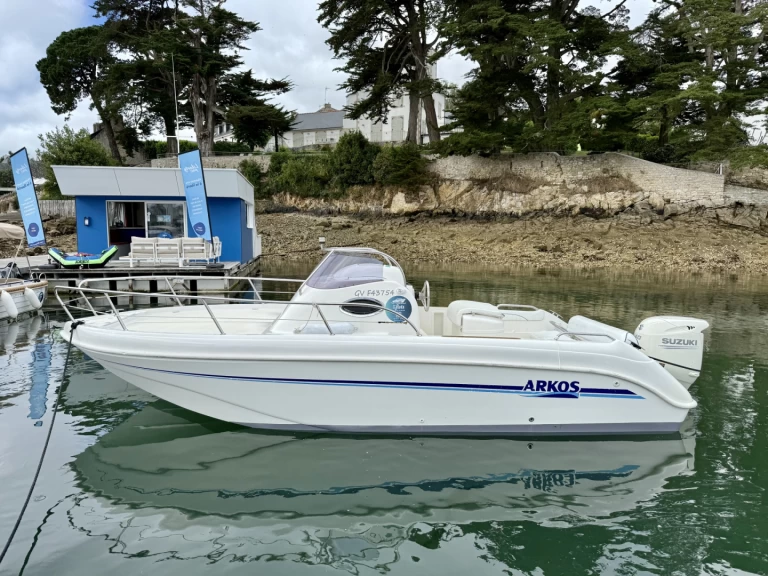 Hire Motorboat Arkos with a boat licence