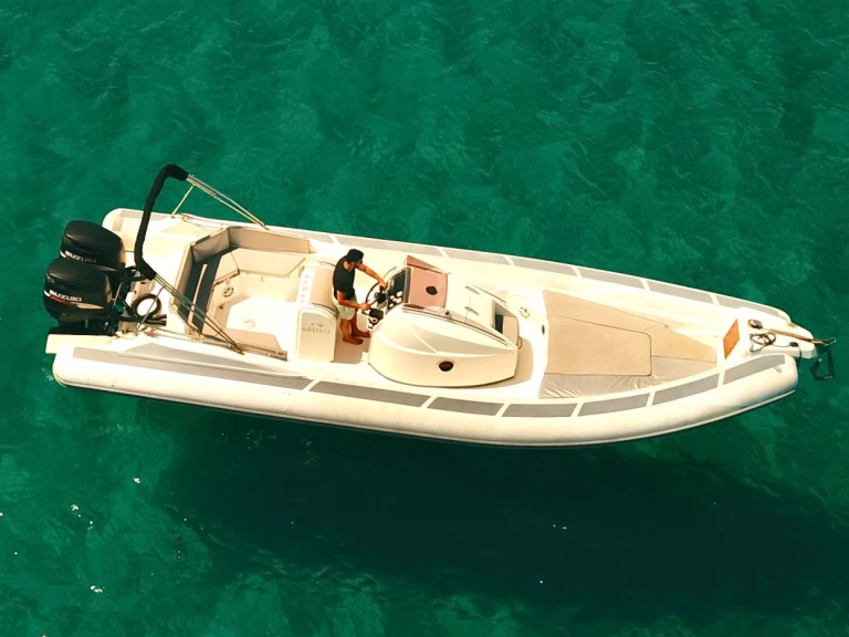 Yacht hire La Ciotat cheap Sport S.900