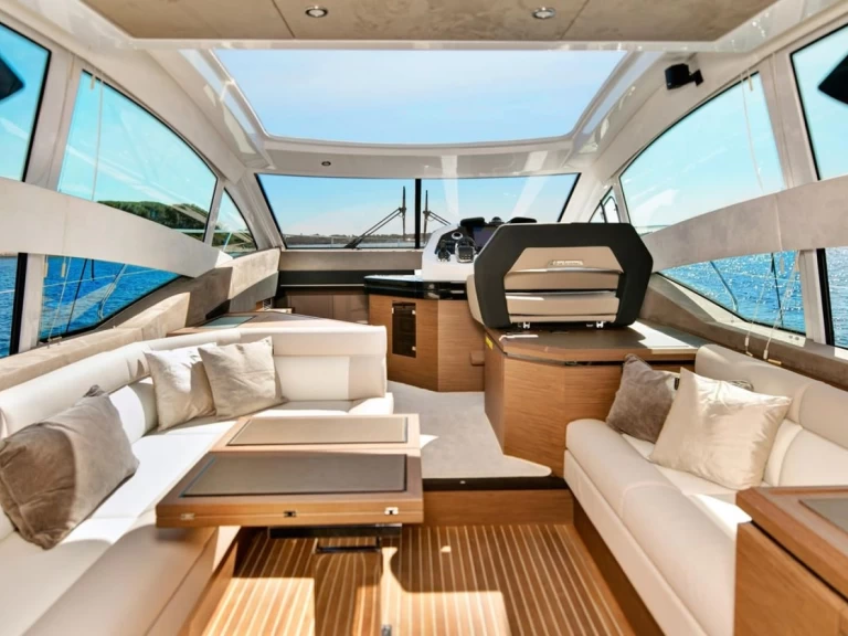 Yacht charter Marine de Sant'Ambrogio - Bénéteau GRAN TURISMO 50 HT on SamBoat