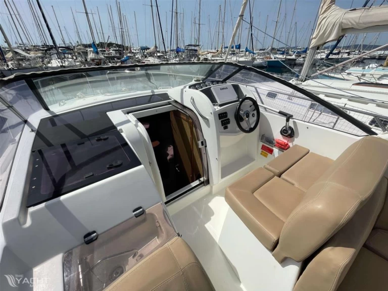 Hire Motorboat with or without skipper Jeanneau Golfe-Juan