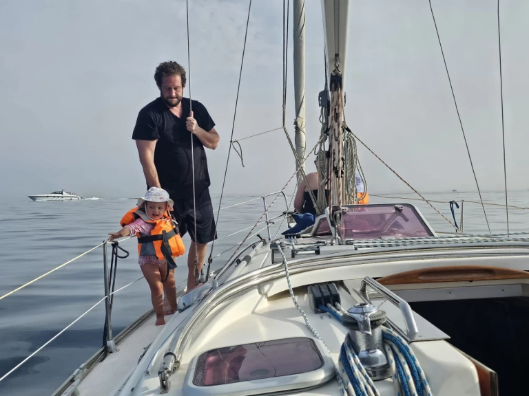 Hire Sailboat Bavaria with a boat licence