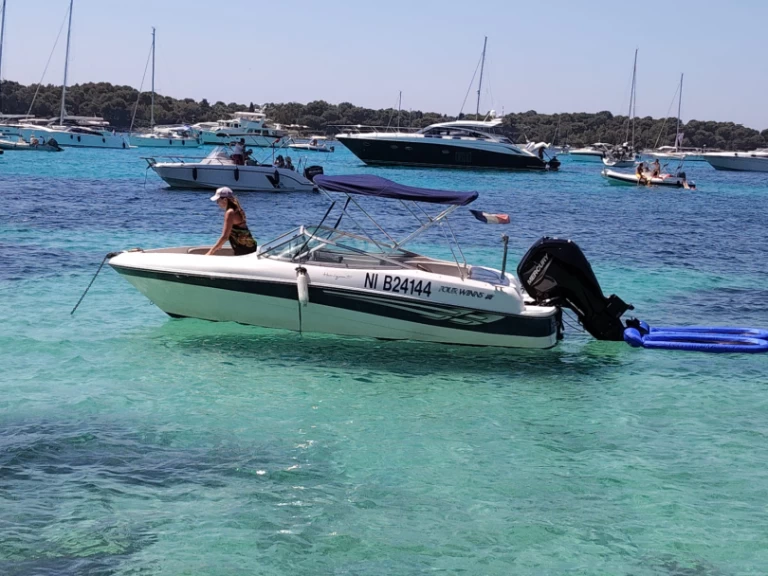 Motorboat to hire Vieux Port de Cannes at the best price