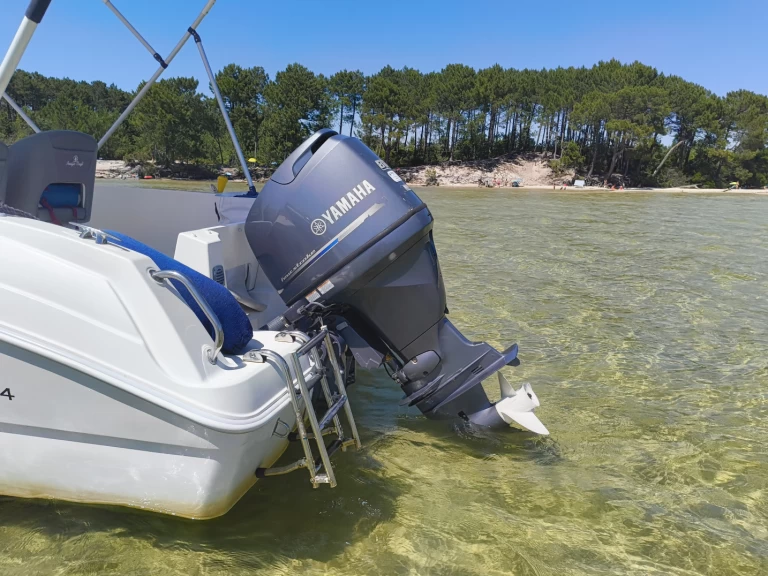 Hire a Pacific Craft Pacific Craft 545 Trendy Sanguinet