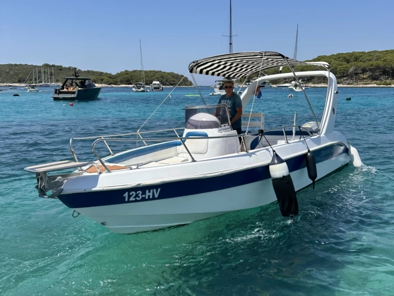 Hire a Speeder 680 Open Hvar