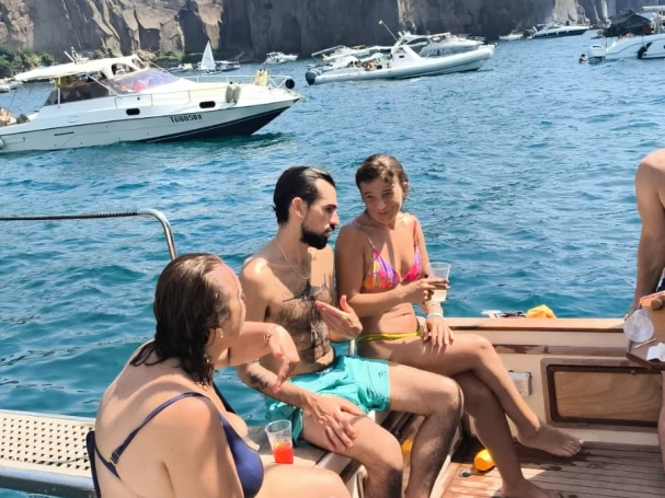 Hire Motorboat Raffaelli with a boat licence