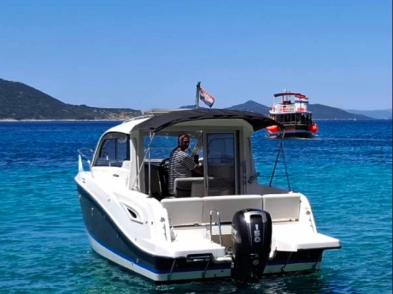 Yacht charter Dubrovnik - Quicksilver Activ 705 Weekend on SamBoat