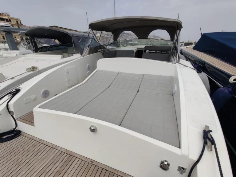 Motorboat hire in Naples - Tornado Tornado 45