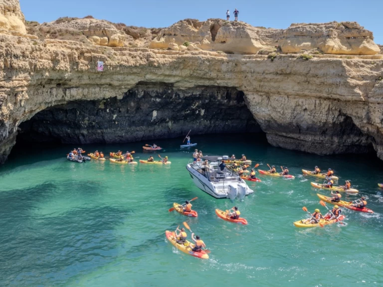 Hire Motorboat Finnmaster with a boat licence