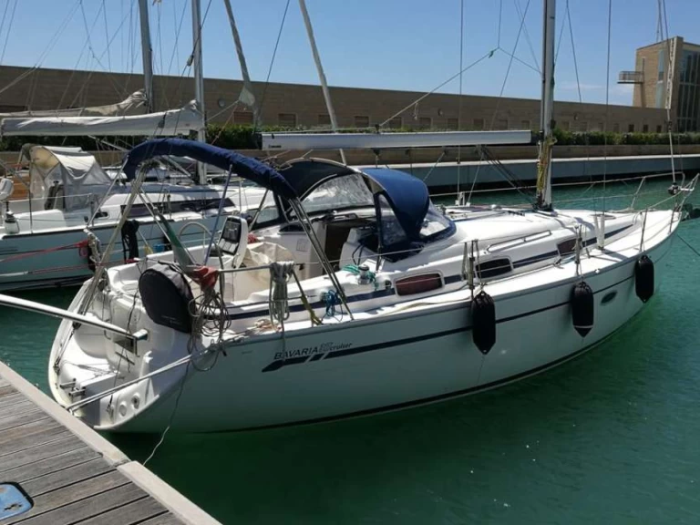Sailboat hire in Genova - Bavaria Bavaria 37