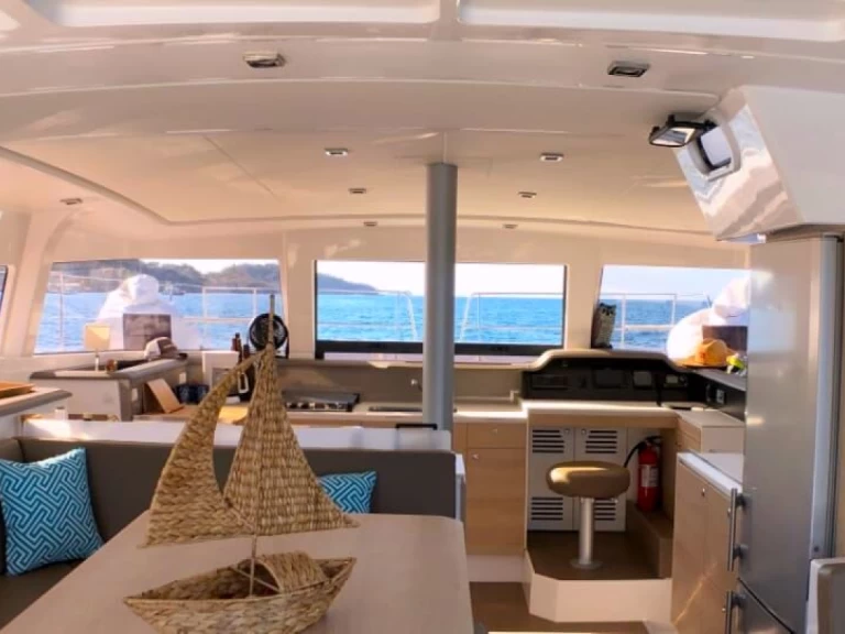 Catamaran to hire Culebra at the best price