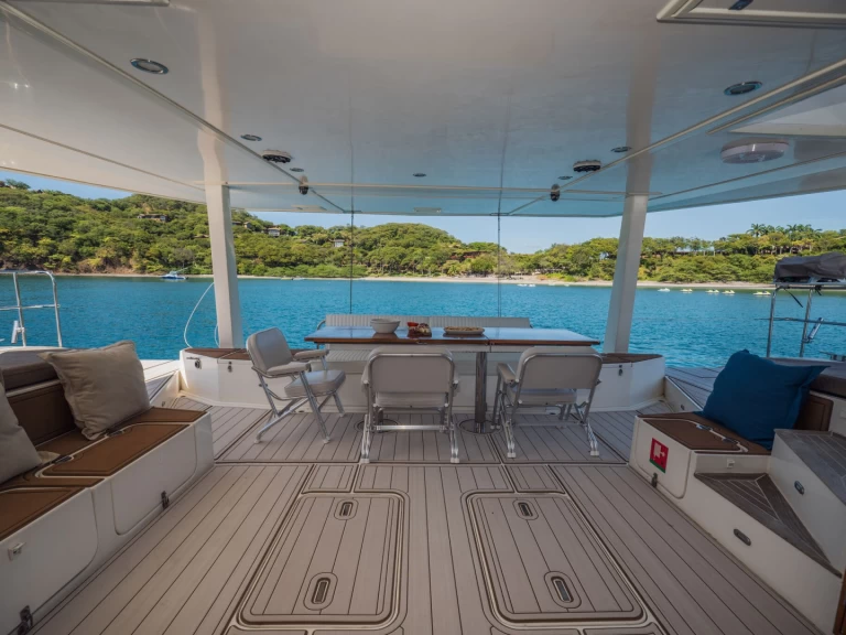Hire a Bali Bali 5.8 Culebra