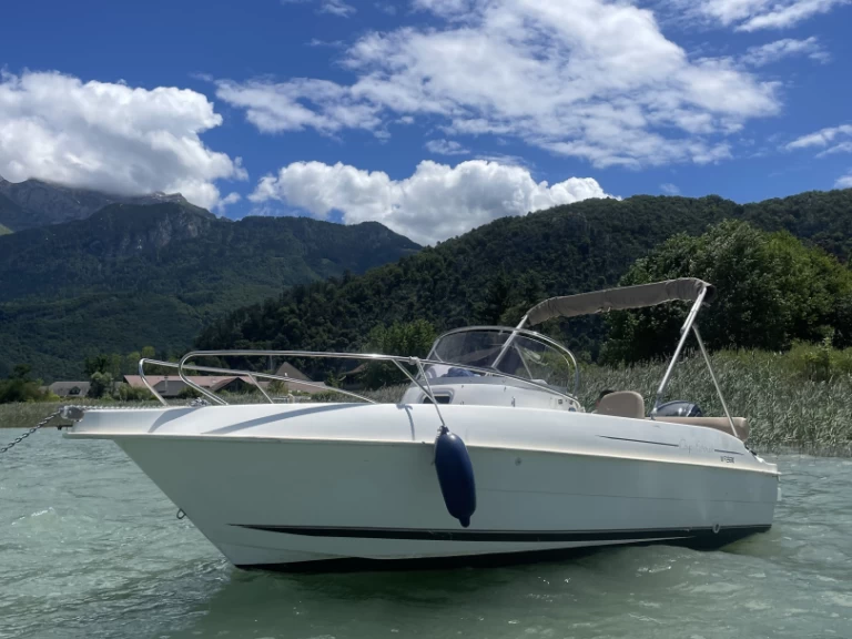 Motorboat hire in Annecy - B2 Marine Cap ferret 572 open