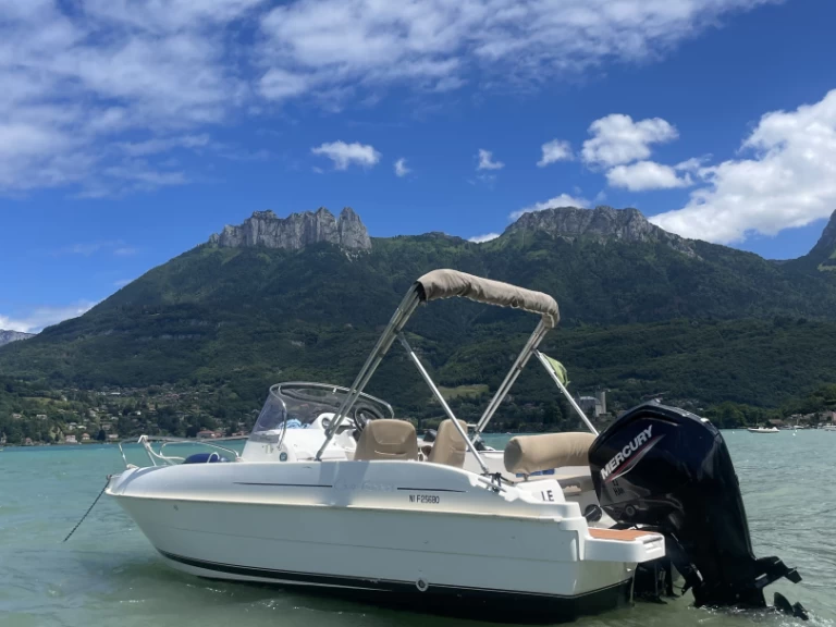 Charter a B2 Marine Cap ferret 572 open in Annecy on Samboat