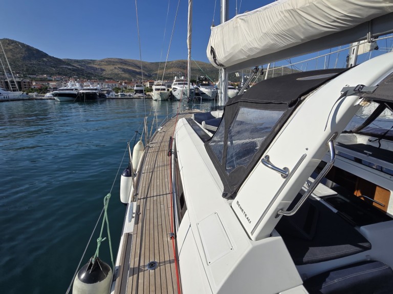 Yacht charter Seget Donji - Bénéteau Oceanis 55 on SamBoat