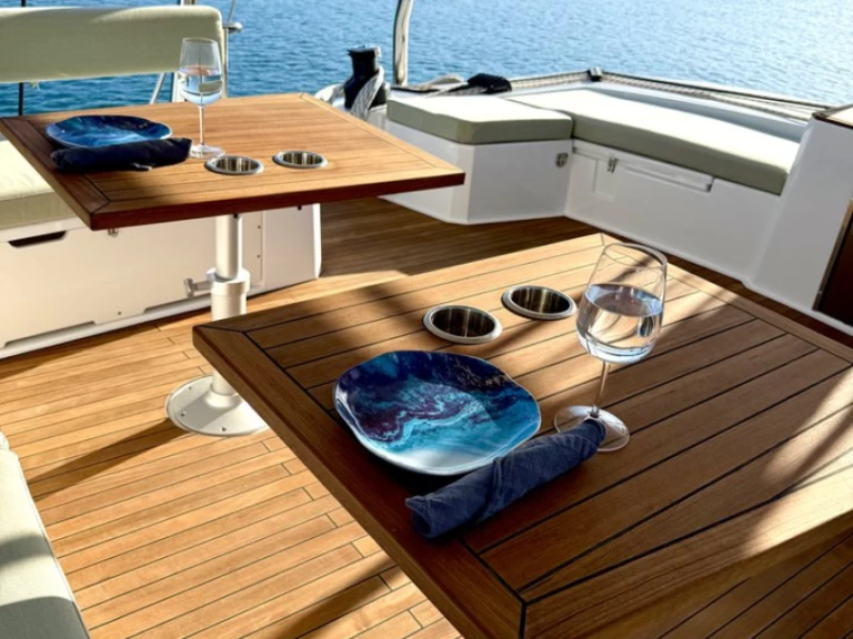 Hire a Bali Bali 5.4 Le Marin