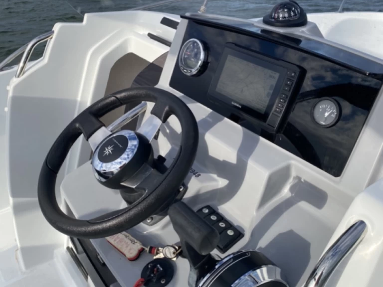 Jeanneau Cap Camarat 6.5 CC Serie 3 charter bareboat or skippered in  Arcachon