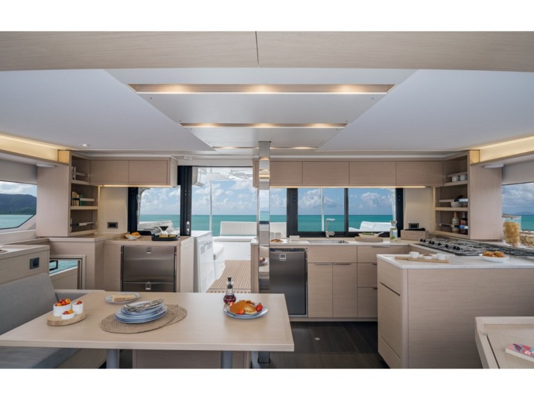 Yacht charter Hyères - Lagoon Lagoon 46 on SamBoat