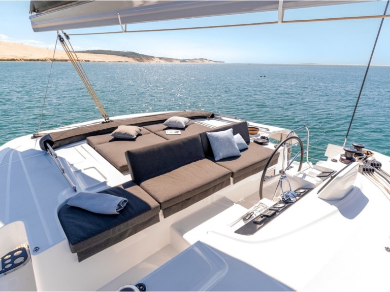 Charter a Lagoon Lagoon 46 in Hyères on Samboat