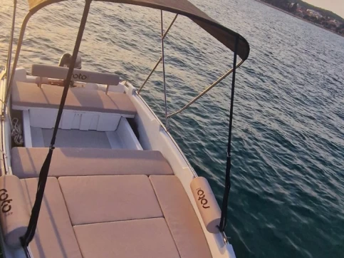 Motorboat hire in Rovinj - ROTO Roto 450 basic 6ho