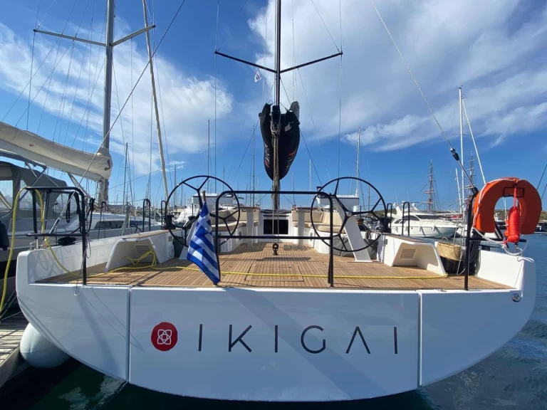 Hire Sailboat with or without skipper Bénéteau Lávrio