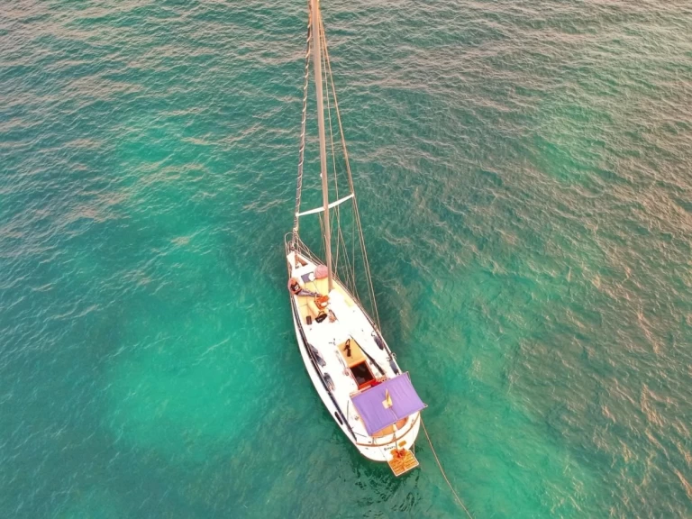 Hire Sailboat MARIOLA with a boat licence