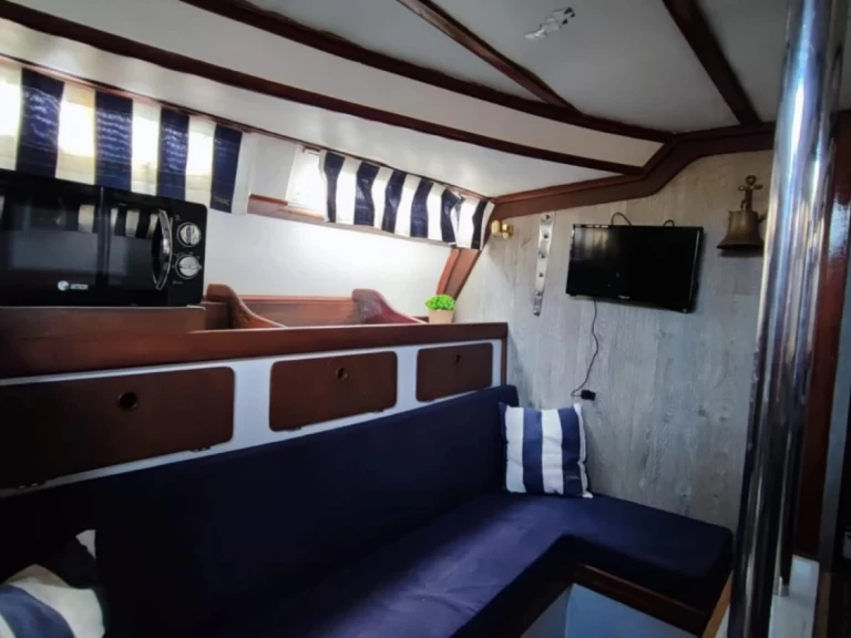 Sailboat to hire Alicante at the best price