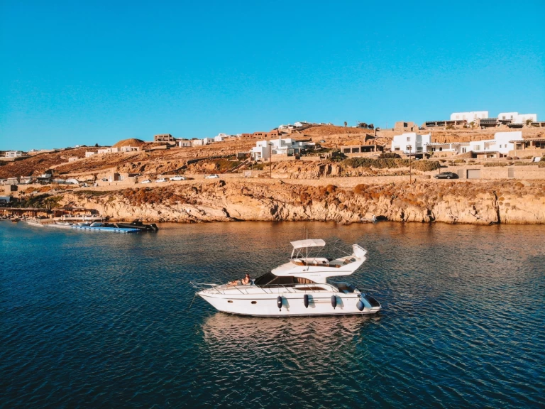 Motorboat hire in Mykonos (City) - Princess Princess 40 Fly
