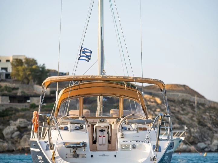 Hire Sailboat Ocean Yachts with a boat licence