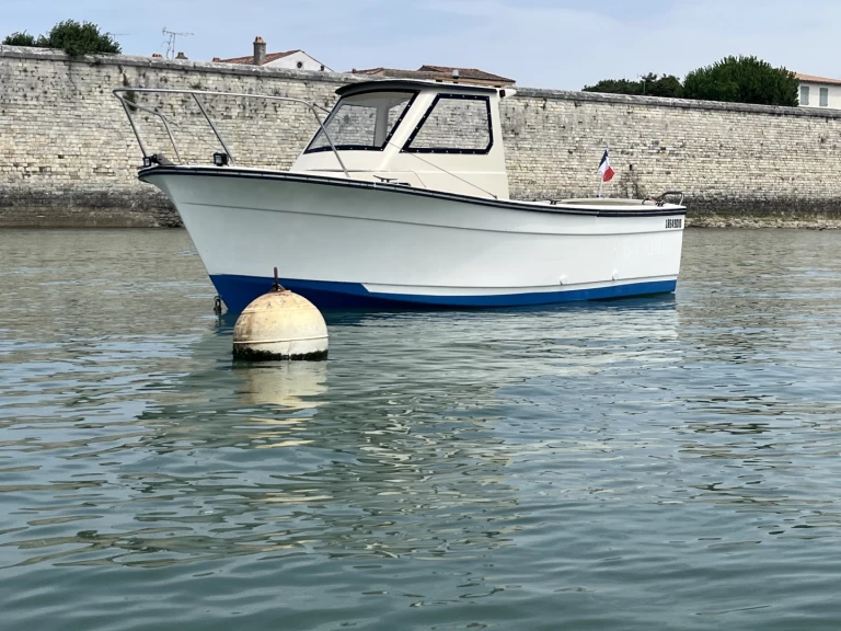 Yacht charter Île d'Aix - Bénéteau Sunday 550 on SamBoat