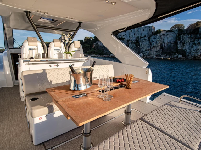 Yacht charter Hyères - Jeanneau DB 37 on SamBoat