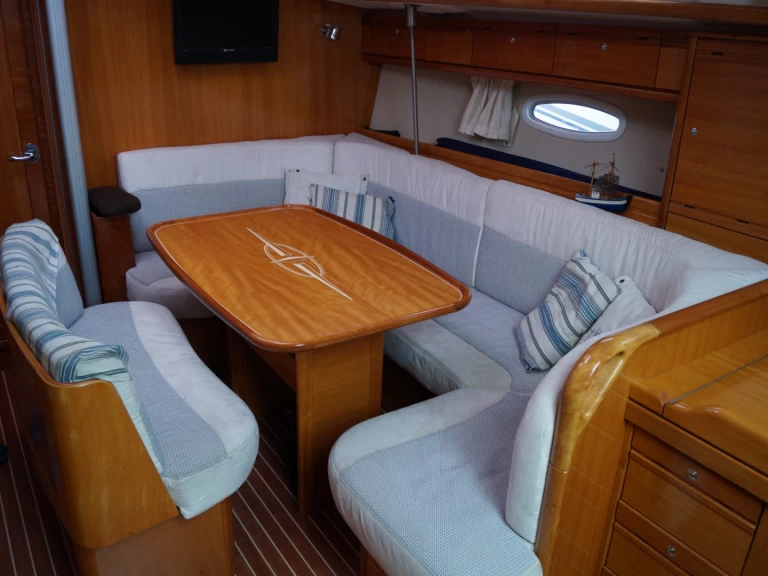 Sailboat hire in Alicante - Bavaria Bavaria 40 Cruiser