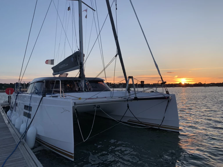 Hire Catamaran with or without skipper Nautitech Cannes