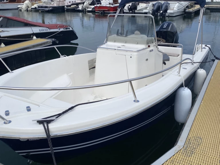 Charter a White Shark White Shark 205 in Arcachon on Samboat