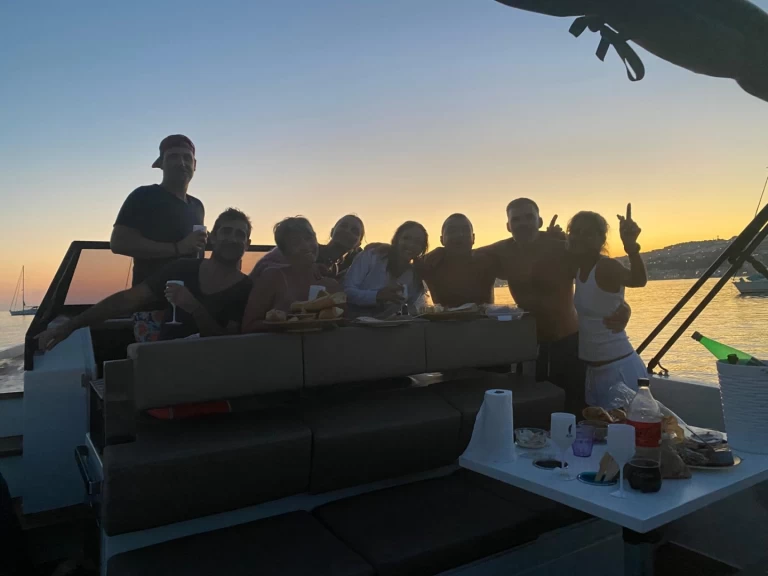 Motorboat to hire Bandol at the best price